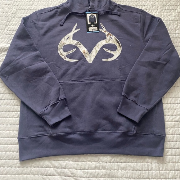 Men’s Realtree Graphic Long Sleeve Hoodie - Picture 1 of 7